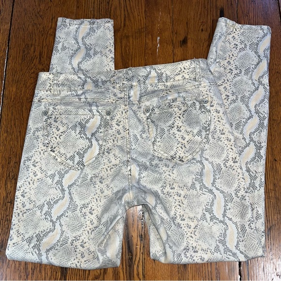 Democracy Justice Jeggings Snake Print Skinny Jeans sz 8 - Picture 2 of 8